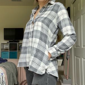 American Eagle high low plaid grey flannel small